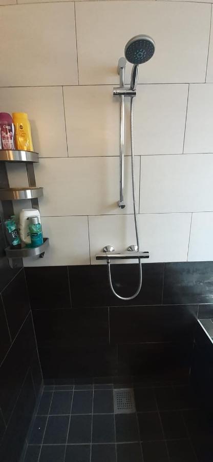 Charlotte, Not For Parties, Not A Hotel, Room With Shared Bathroom, No Kitchen Amsterdam Exteriér fotografie