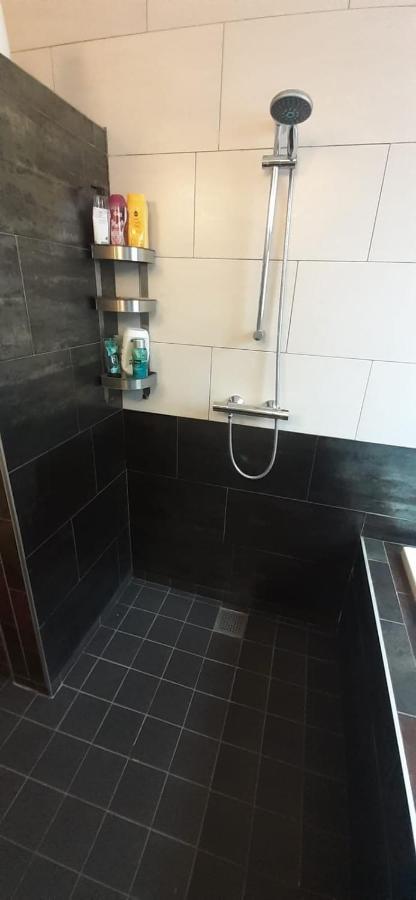 Charlotte, Not For Parties, Not A Hotel, Room With Shared Bathroom, No Kitchen Amsterdam Exteriér fotografie